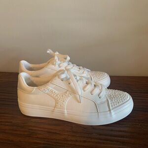 Sugar White Lace-Up Sneakers